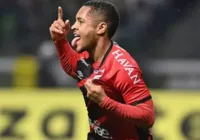 Vitor Roque já tem data para se apresentar ao Barcelona; veja