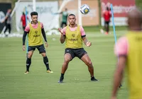 Vitória faz treino final em Salvador com foco no Altos-PI