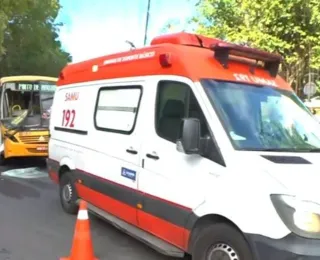 Acidente com dois micro-ônibus deixa um ferido em Salvador