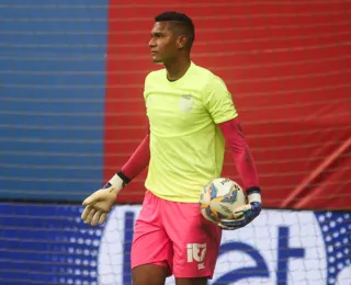Adriel comenta caso de Diego Rosa e admite pressão em jogar no Bahia