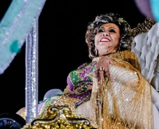 Alcione é homenageada em desfile de escola de samba