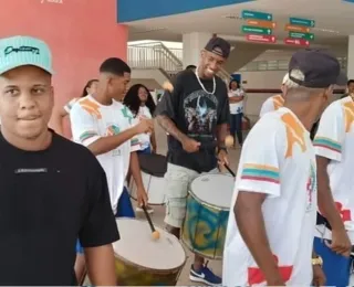 Anderson Talisca visita bairro onde nasceu em Feira de Santana