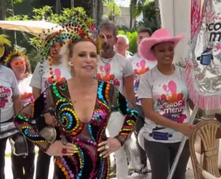 Após mal estar ao vivo, Ana Maria surge curtindo bloco de Carnaval