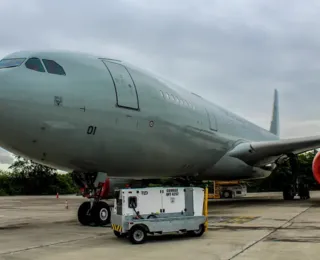 Avião da FAB espera liberação de brasileiros em Gaza para sair do Rio