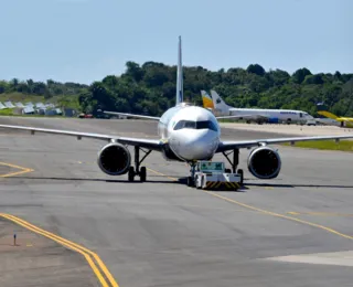 Avião faz pouso de emergência em Salvador após piloto desmaiar