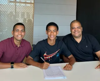 Baiano da base do Flamengo renova contrato de patrocínio com a Nike