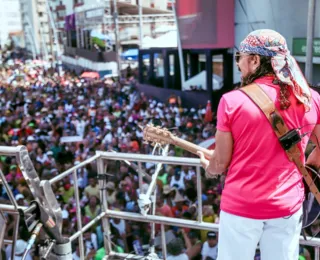 Bell Marques movimenta o arrastão da Quarta de Cinzas no Carnaval - Imagem