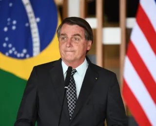 Bolsonaro transferiu R$ 800 mil para os EUA para esperar golpe, diz PF