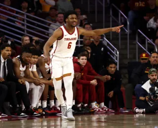 Bronny James, filho de LeBron James estreia no basquete universitário