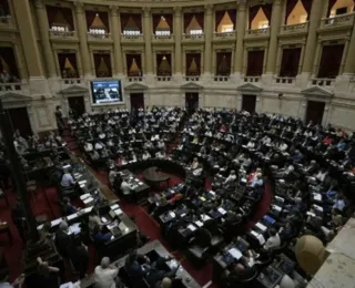 Câmara dos Deputados da Argentina aprova "lei ônibus" de Milei