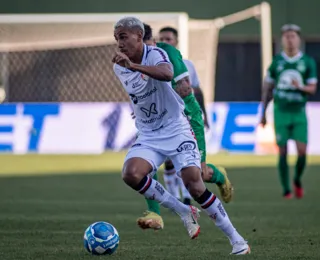 Chapecoense se posiciona após acusação de racismo pela torcida; veja