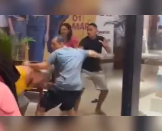 Clientes trocam soco dentro de shopping de Salvador: "filho da p***"