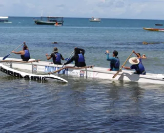 Clube de canoagem organiza remadas para o dia de Iemanjá