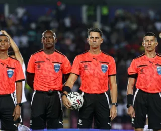 Com Baiano, arbitragem brasileira estreia no torneio pré-olimpico