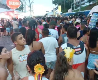 Confusão em entrada faz foliões se aglomerarem no Morro do Gato