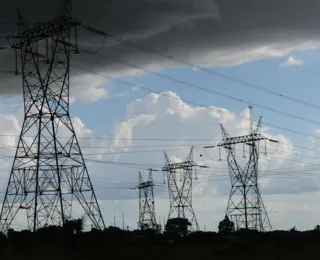 Conta de luz deve aumentar 5,6% em 2024, diz Aneel