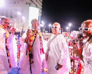 Cortejo Afro se despede do Carnaval com 'arrastão' no Pelourinho
