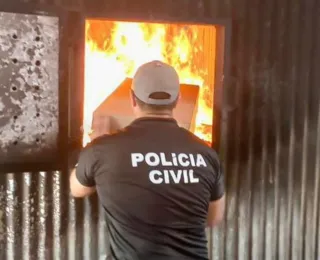 Dez toneladas de cigarros falsos são incineradas pela polícia na Bahia