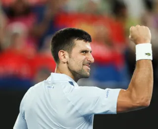 Djokovic domina Mannarino e avança às quartas do Aberto da Austrália