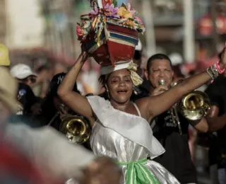 Fanfarras e grupos culturais marcam a abertura oficial do pré-Carnaval