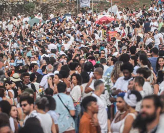 Festa de Iemanjá reúne milhares de pessoas  no Rio Vermelho