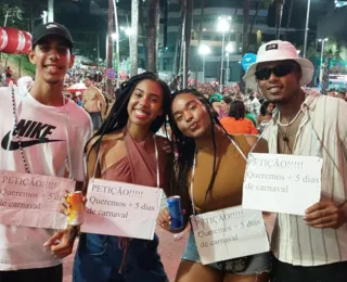 Foliões brincam com petição por mais cinco dias de Carnaval