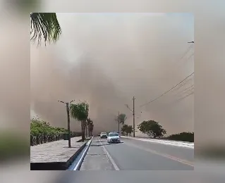 Grande fumaça assusta condutores na região de Arembepe