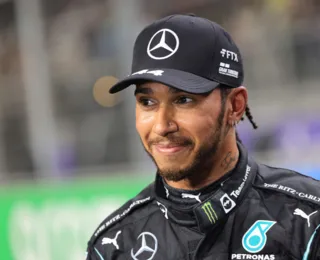 Hamilton acerta com a Ferrari para 2025, diz imprensa britânica