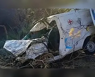 Idosa de 62 anos morre após ambulância bater de frente com carro