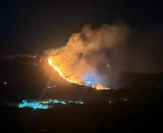 Incêndio de grande proporção atinge área de vegetação de Ibicoara