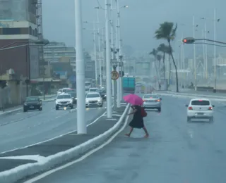 Inmet emite alerta de “perigo” para chuvas intensas em partes da Bahia