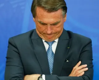 Jair Bolsonaro é alvo PF e tem 24h para entregar passaporte