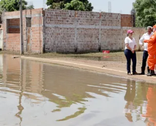 Jerônimo visita cidades atingidas pelas chuvas e anuncia ações