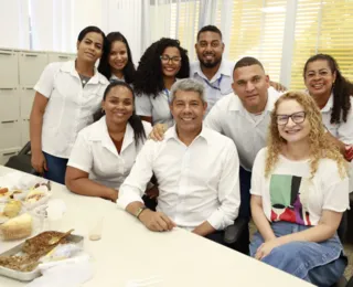 Jerônimo visita servidores de plantão na véspera do Natal