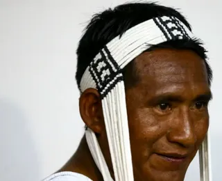 Líder indígena que comandou buscas por Dom e Bruno morre em Manaus
