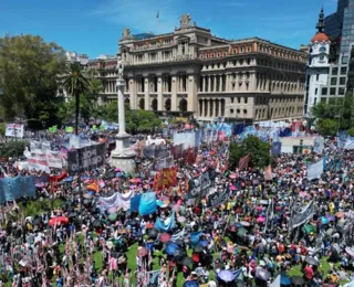 Milei enfrenta greve-geral na Argentina e aéreas cancelam voos