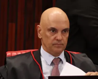 Moraes defende regulamentação das redes sociais em sessão no TSE