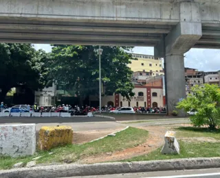 Motociclistas realizam protesto e travam trânsito em Salvador