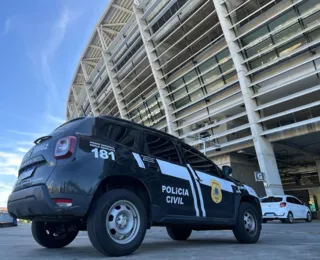 Polícia faz ação contra violência às mulheres no jogo do Bahia