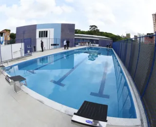 Prefeitura entrega 1ª escola municipal com piscina semiolímpica