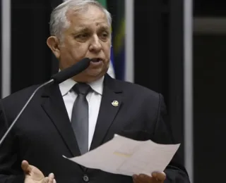 Presidente do PSDB diz que líder na Câmara assinou manifesto sem aval