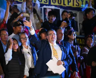 Presidente eleito lidera marcha contra corrupção na Guatemala