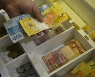 Salário mínimo de R$ 1.412 entra em vigor nesta segunda-feira