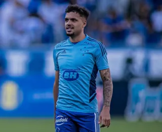 Sem acordo com o Cruzeiro, Vitória desmarca chegada de Daniel Junior