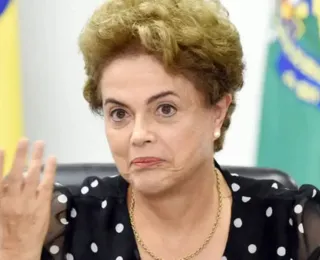 “Sou presidente de banco, querida”, diz Dilma ao ser abordada em avião