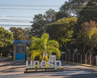 Universidade expulsa quatro alunos por participação em trote violento