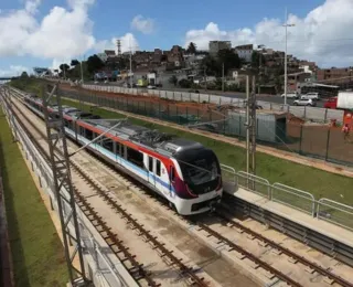 Vídeo:  falha na Linha 1 do metrô causa superlotação em estações /