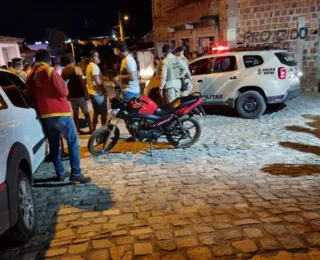 Vídeo: tiroteio deixa dois mortos e policial ferido na Bahia