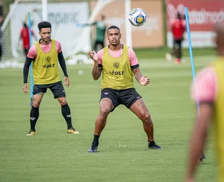 Vitória faz treino final em Salvador com foco no Altos-PI