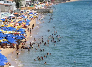 Conheça as melhores praias para curtir o verão de Salvador - Imagem